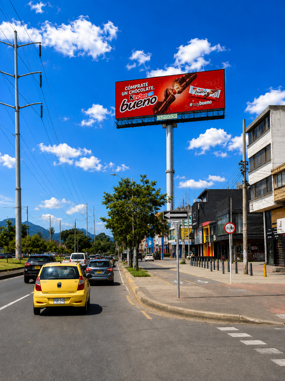 Pantalla real en Autopista Norte Nº 128C - 61, sentido Norte → Sur